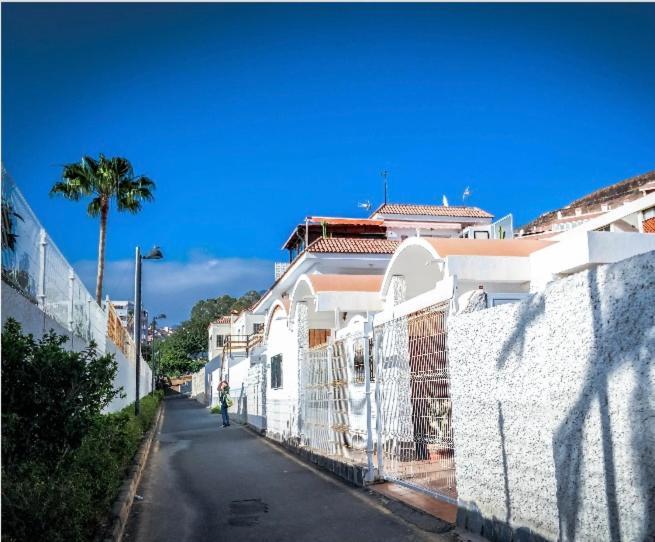 Lovely 2 Bedroom Apartment Near Las Vistas Beach Adults Only! Playa de las Americas  Luaran gambar