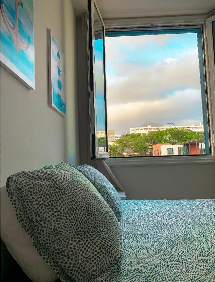 Lovely 2 Bedroom Apartment Near Las Vistas Beach Adults Only! Playa de las Americas  Luaran gambar